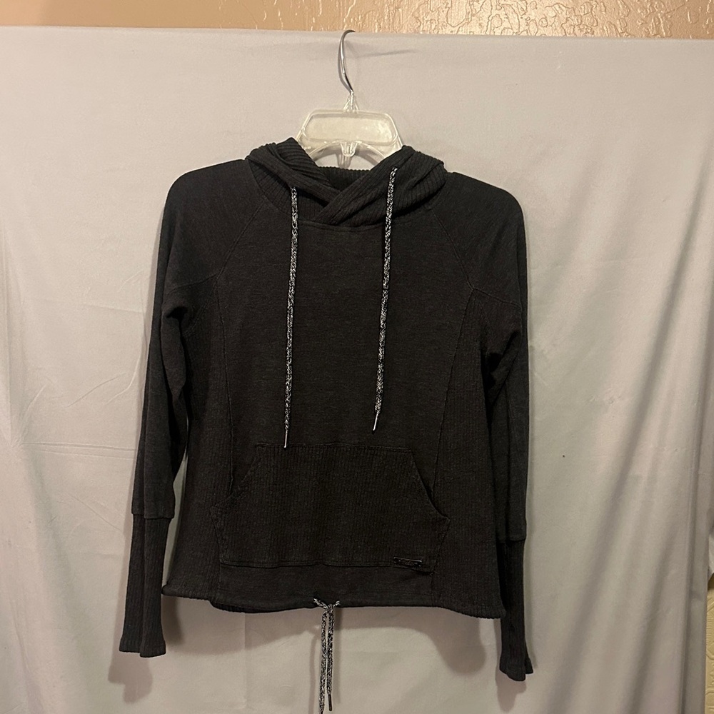 Betsey Johnson Black Ribbed Performance Pullover